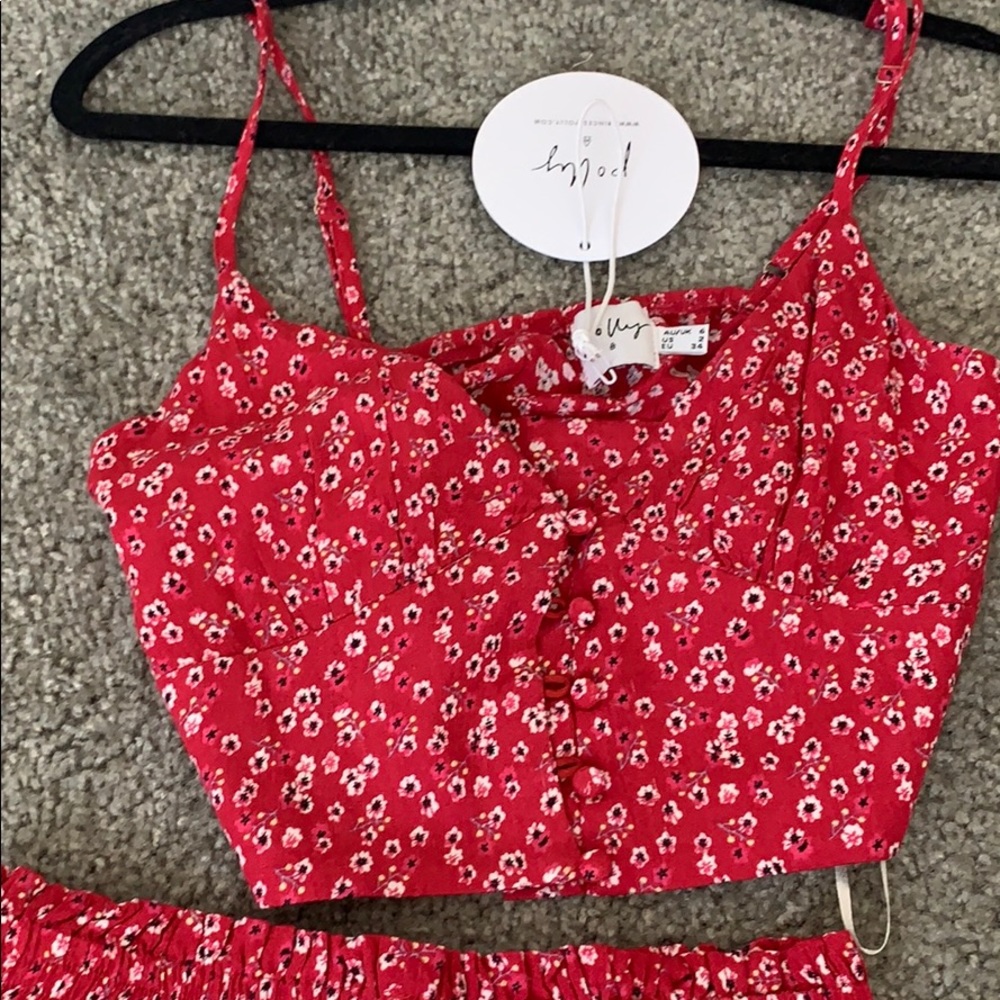 two piece set - Picture 2 of 3